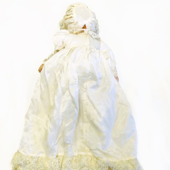 Ashton Drake Galleries Porcelain Baby In Christening Gown & Hat #-LO517 - Picture 6 of 12